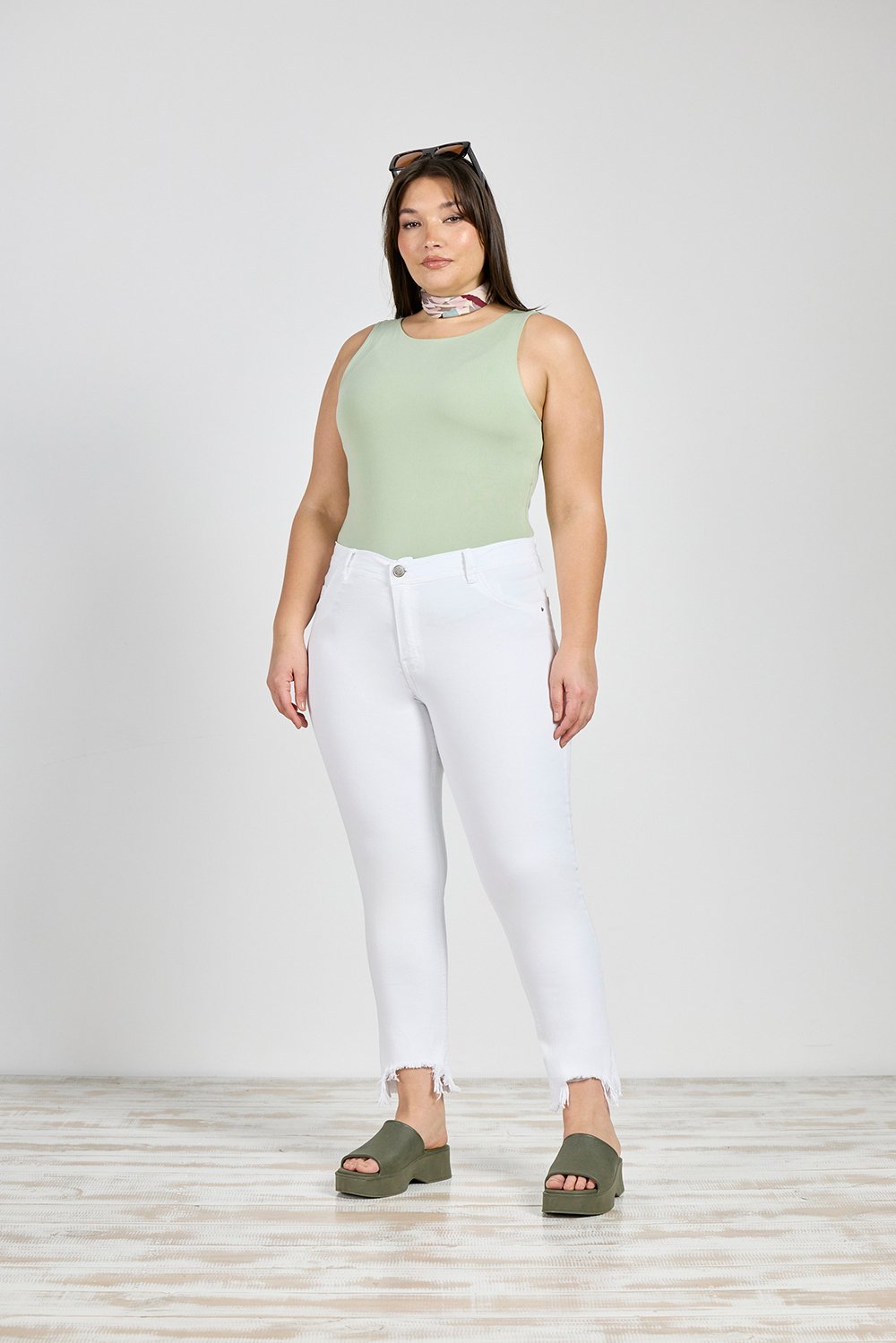 ART. 819 | MOM BLANCO VENTANA BOTA DEFLECADO ELASTIZADO