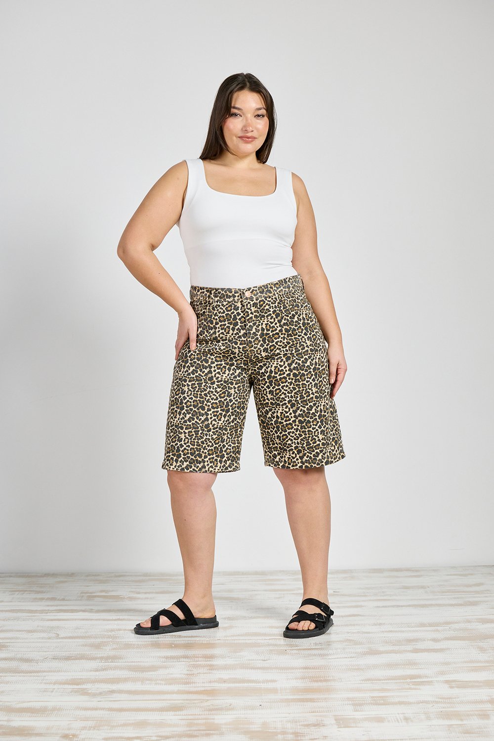 ART. M-552 | BERMUDA BAGGY ANIMAL PRINT RÍGIDO