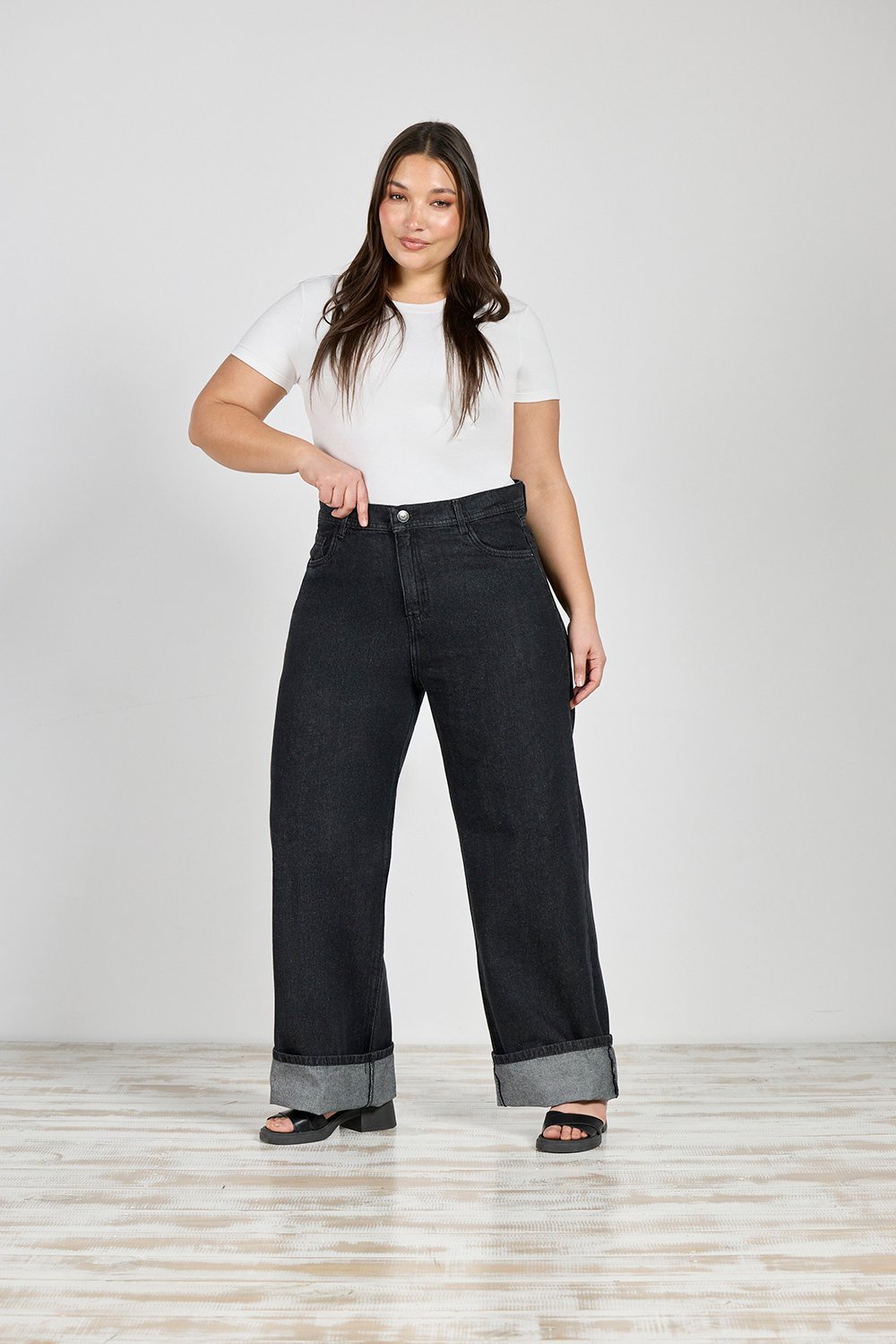 ART. 881 | WIDE LEG CLÁSICO NEGRO DESTROYER RÍGIDO