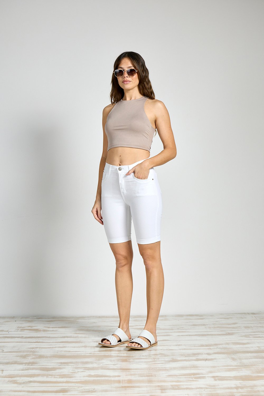 ART. C-57 | BERMUDA BLANCA CLASICA ELASTIZADA